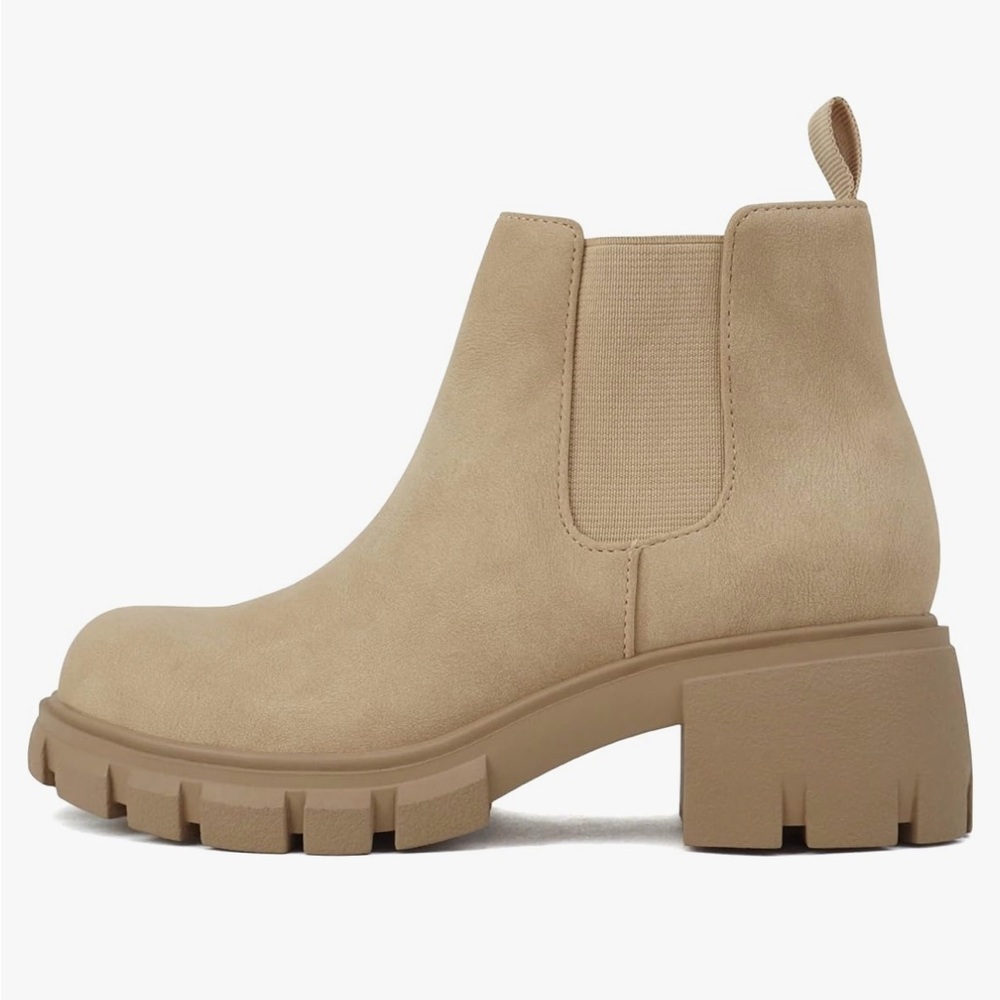 Soda | NWOT Pioneer Suede Chelsea Ankle Boot in Beige Nubuck